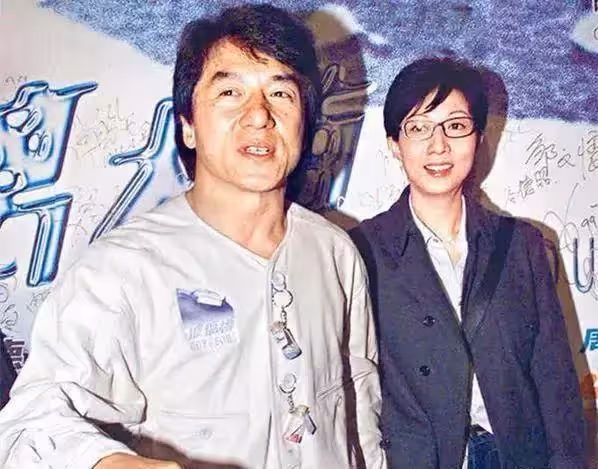 成龍周潤發為何36年不合作,劉德華:「他們不是一路人」