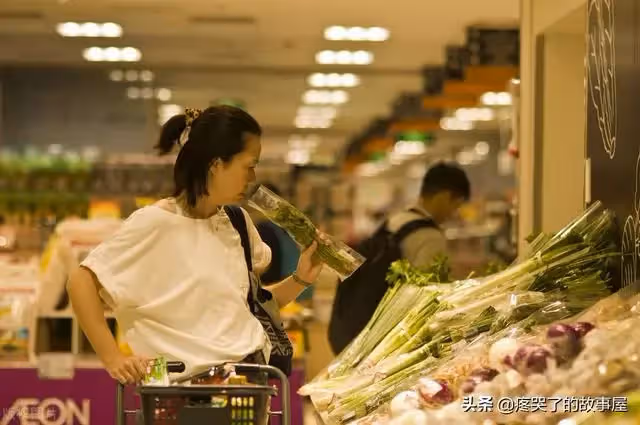 退休金4000多元,一分不剩,她在兒子家養老,被兒媳嫌棄
