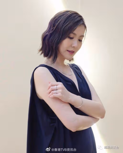 港版《頂樓》正式開拍！TVB當紅花旦們齊聚超崩天