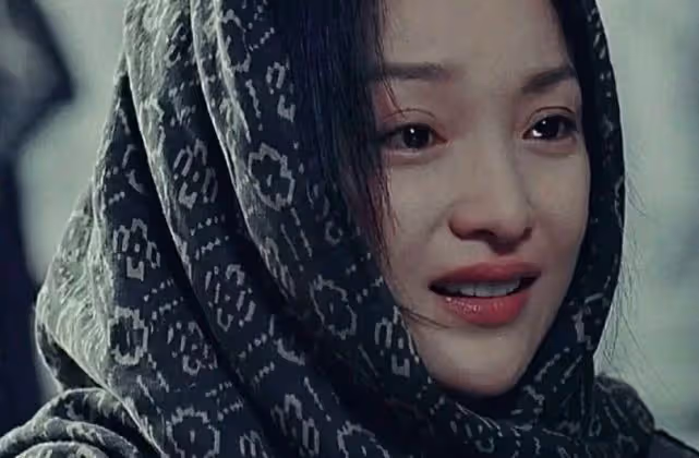 王晶對周迅評價有多高:我不覺得她漂亮,但她是40年最強女演員