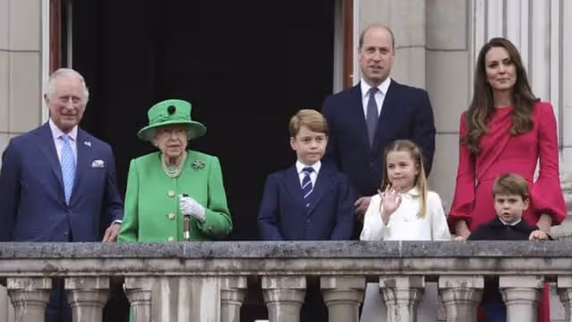 Prince Harry、Meghan Markle愛女滿歲　可愛模樣萌翻網友！