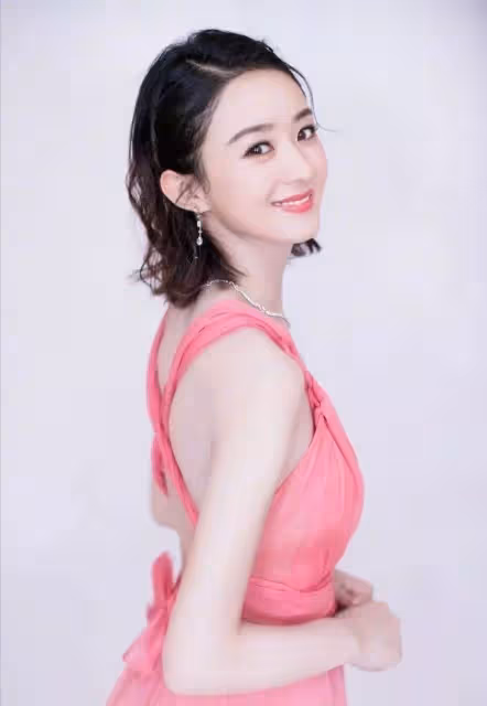 趙麗穎親弟撞臉霍建華,在老家工作照顧父母,妻子漂亮有氣質,網友:不輸明星