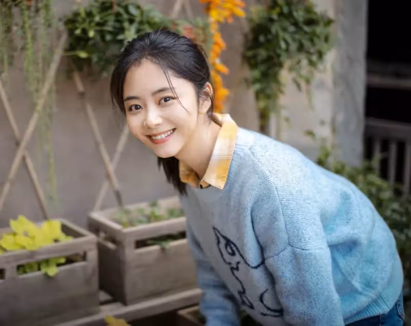 真不愧是童顏王者!31歲譚松韻曬「素顏」自拍,失去妝容的修飾,網友:明明是一張「少女臉」