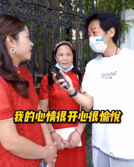 70歲港星陳勛奇定居內地！高考首日現身考場，烈日下給學生打氣