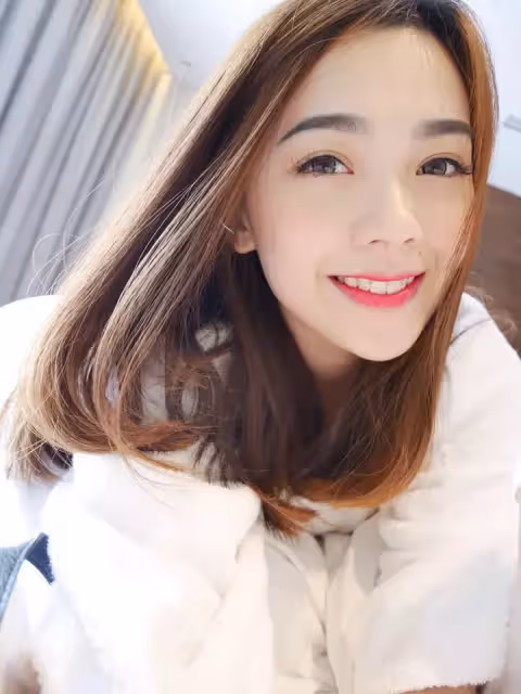 堪稱亞洲最美!乘客搭機「隨手拍2張照」意外捧紅空姐 臉書被翻出「私下美照好害羞」迷倒眾人