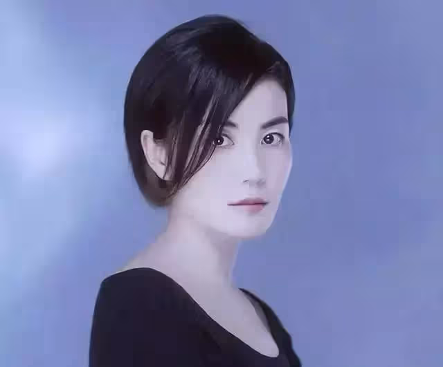 真的老了!52歲王菲與小鮮肉約會模樣大變,頭髮稀疏臉也有點僵