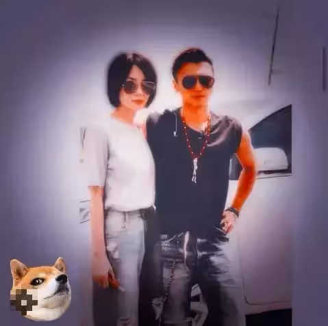 真的老了!52歲王菲與小鮮肉約會模樣大變,頭髮稀疏臉也有點僵