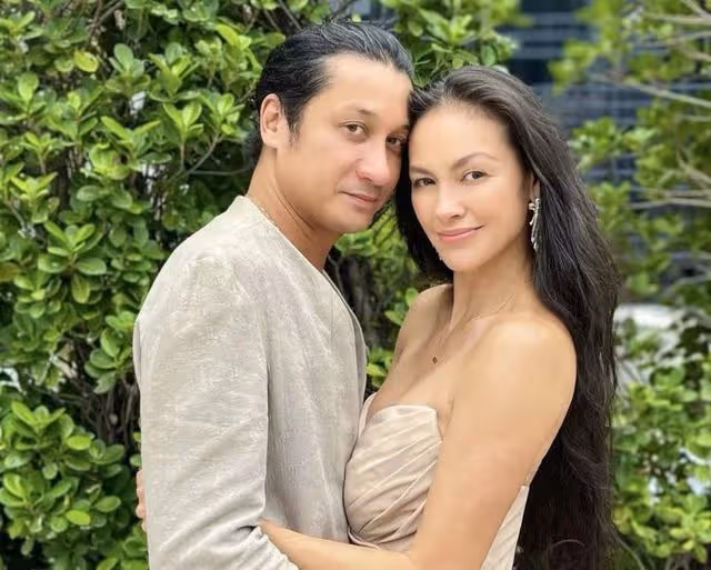 恭喜!香港名模宣布註冊結婚,未婚先孕和印度富商生了兩個兒子