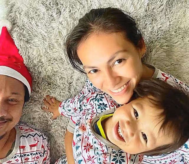 恭喜!香港名模宣布註冊結婚,未婚先孕和印度富商生了兩個兒子