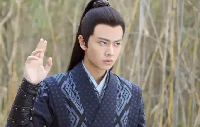 譚松韻能和任嘉倫能靠這劇大火,還真得感謝吳謹言,劇組窮得只剩下演技了!