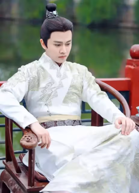 譚松韻能和任嘉倫能靠這劇大火,還真得感謝吳謹言,劇組窮得只剩下演技了!