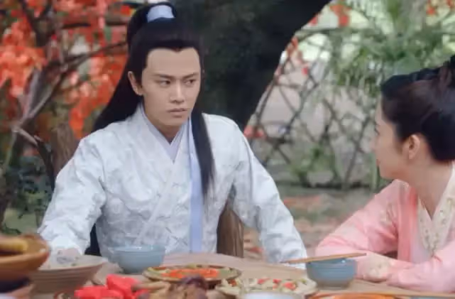 譚松韻能和任嘉倫能靠這劇大火,還真得感謝吳謹言,劇組窮得只剩下演技了!