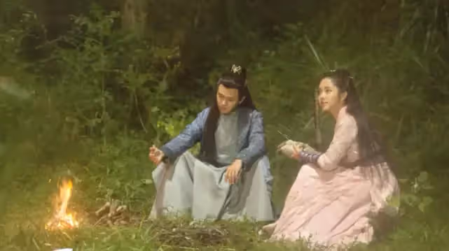 譚松韻能和任嘉倫能靠這劇大火,還真得感謝吳謹言,劇組窮得只剩下演技了!