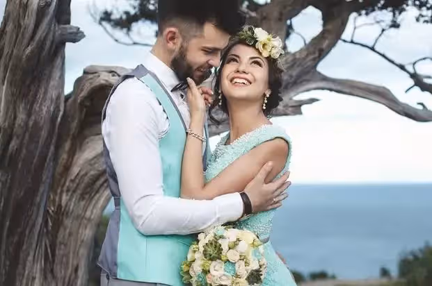 妻子拒絕給小叔買婚房,鳳凰男賭氣離家出走,兩月後回家有新男主