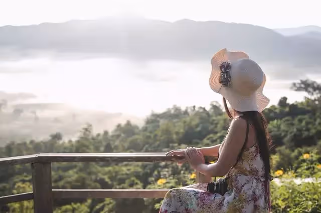 「嫂子,我過生日這是家宴,你個外人別上桌了」「滾回你家過去」