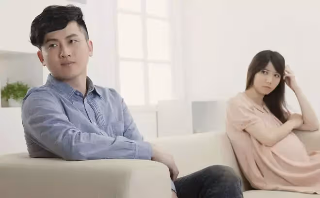小姑子婚後帶孩子長住我家,無意間聽到她和婆婆說的話,我怒了