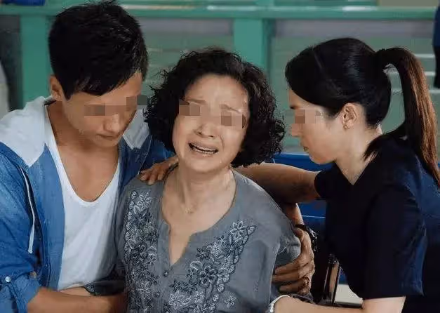 小姑子婚後帶孩子長住我家,無意間聽到她和婆婆說的話,我怒了