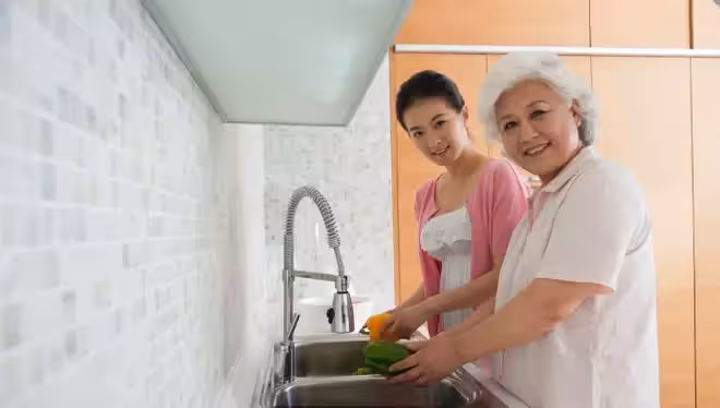 「我生病沒人理，你咋還有臉過生日？」兒媳：AA制是您提出來的