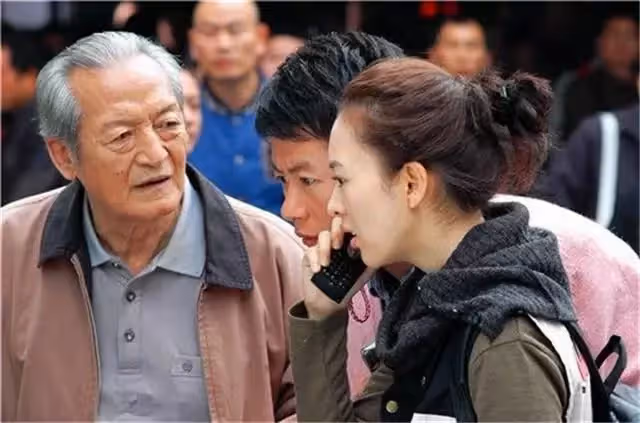 「你肚子有孩子了,還有臉來要彩禮?」「阿姨,俺來退婚的」