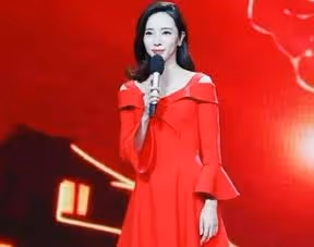 央視美女主持人李思思,嫁60歲富豪老頭?忍無可忍她講述了真相