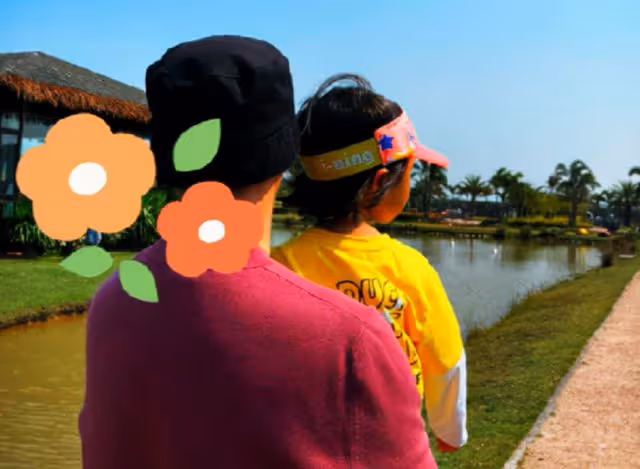孫紅雷一家三口外出慶紀念日,與妻子甜蜜牽手,5歲女兒長腿吸睛