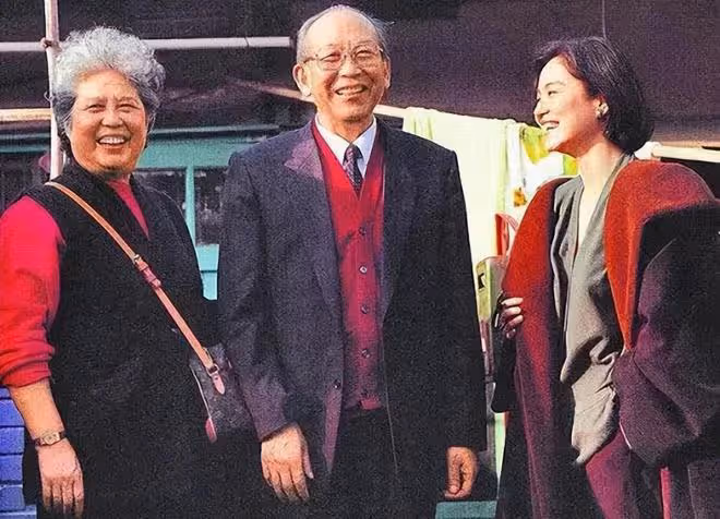 1990年林青霞和親姐在河南相認，姐姐家徒四壁，她為何不伸出援手