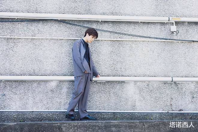「沒野心只會順從的男人，是成不了大事的」熱血街區眼鏡蛇演員岩田剛典專訪