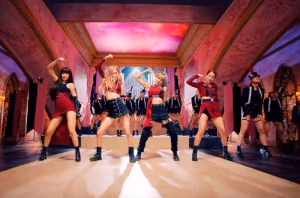 人氣女團BLACKPINK新MV點播過億成功救起YG，服裝造型女力爆表