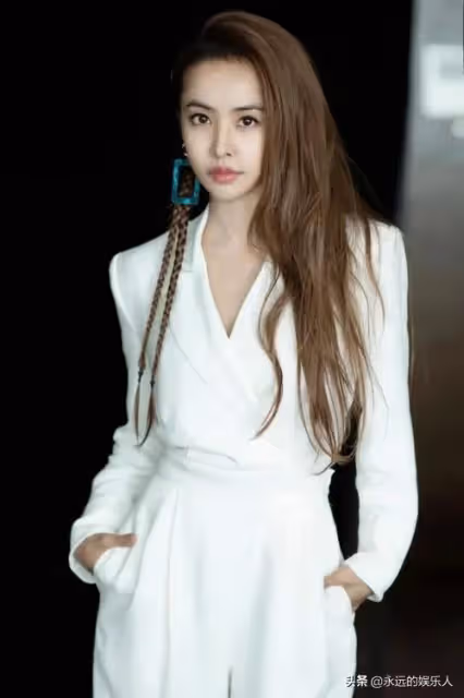 盤點中外10個小個子女明星，氣場卻很高，有你認識的嗎？