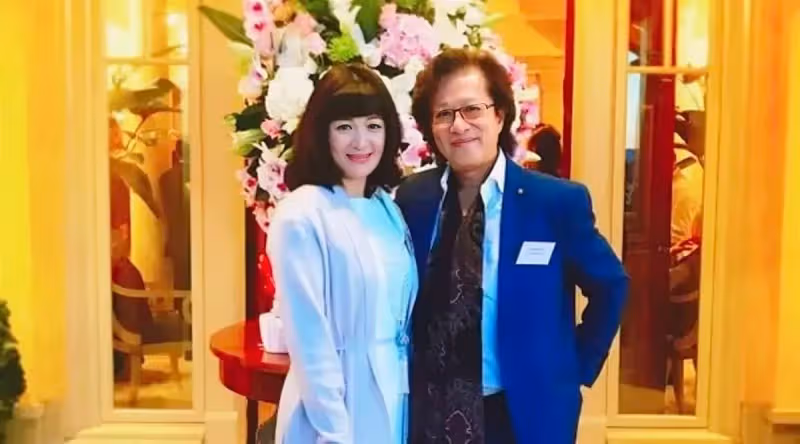 知名港星出席富婆聚會!前夫因病離世,為愛情主動淡出演藝圈,再婚高齡產女穩固豪門地位