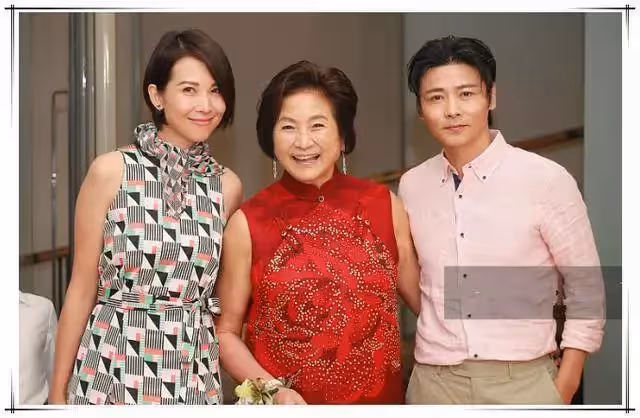 73歲鄭佩佩不做作不扮嫩,滿臉皺紋依然素顏,自然老去也很美