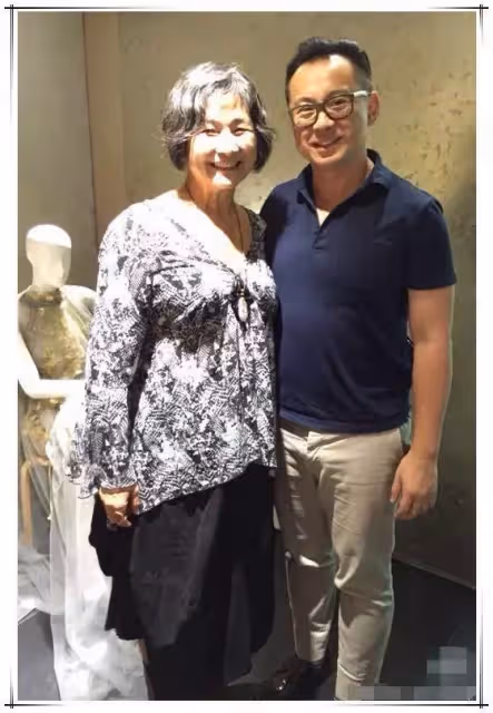 73歲鄭佩佩不做作不扮嫩,滿臉皺紋依然素顏,自然老去也很美