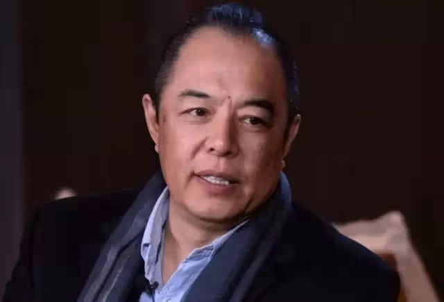 張鐵林的混血女兒長大了,顏值高到犯規,這才是真正的格格