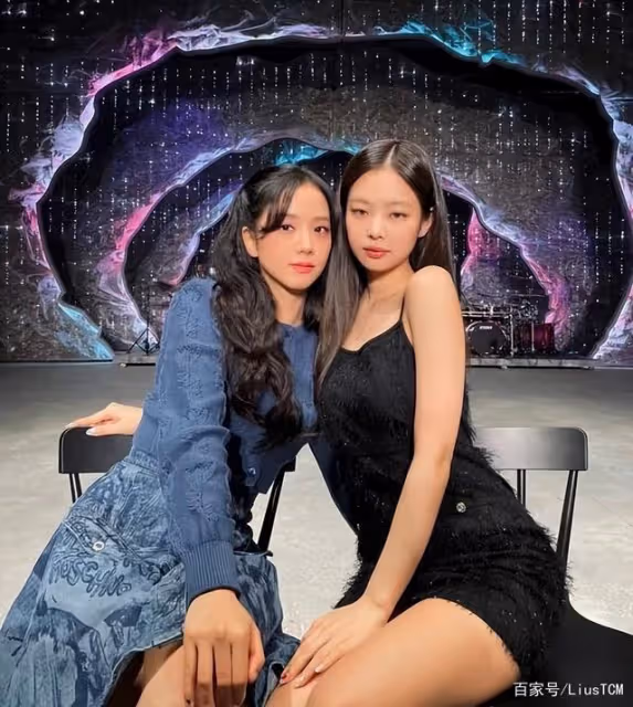 健忘的 Jennie 和她的尷尬時刻