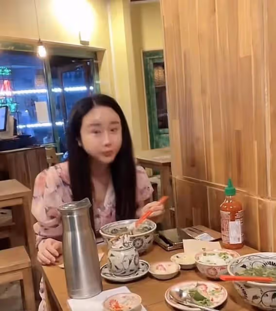 咸素媛跟陳華吃夜宵,老公被女網友搭訕:我這種類型你喜歡嗎