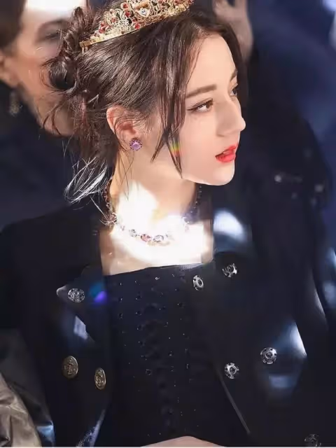 成名之前的女神熱巴,光鮮背後也有辛酸史
