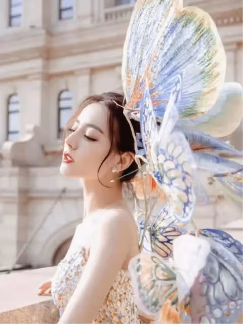 成名之前的女神熱巴,光鮮背後也有辛酸史
