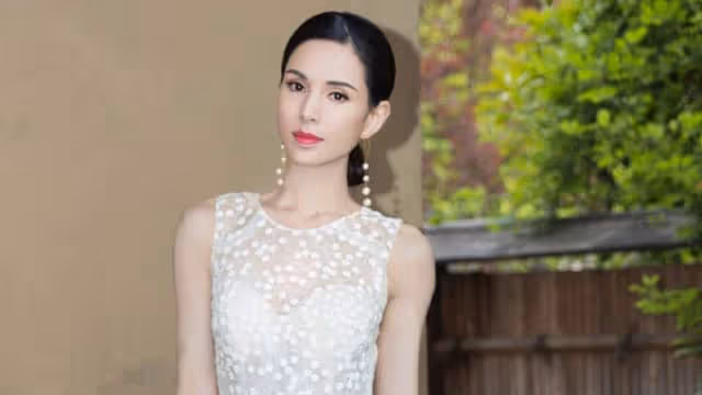55歲李若彤自贊「豆蔻年華」　網民吐槽：有點過了