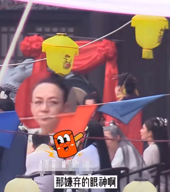 宋丹丹片場頻翻白眼!金靖三次套近乎遭嫌棄,張一山表情顯尷尬