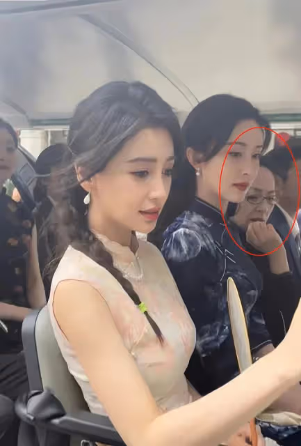 宋丹丹片場頻翻白眼!金靖三次套近乎遭嫌棄,張一山表情顯尷尬