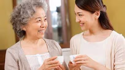 我每月給爸媽兩千,如今我過生日我媽給一百,嫂子過生日她送戒指