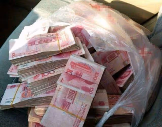結婚後我定居外地,如今父母去世十年,叔叔想花三萬買我家老宅
