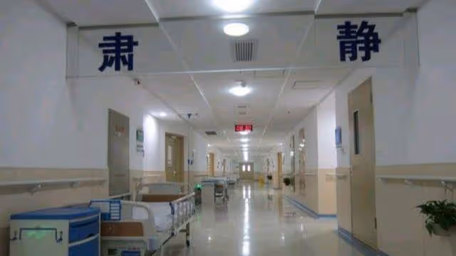 外出打工後我讓鄰居種我家土地,三年後母親生病,鄰居照顧我母親