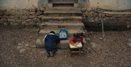 小姑子坐月子,現任婆婆偷偷去她女兒家帶孩子,公公寒心提離婚