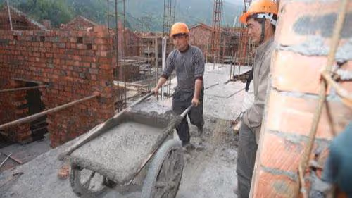 哥哥打工供我念書,如今老公送我哥和母親一套房,拿錢給我哥開店