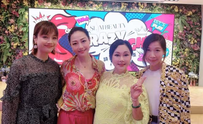 童年女神陳加玲罕露面!54歲轉行經商成富婆,與洋男友堅持不結婚