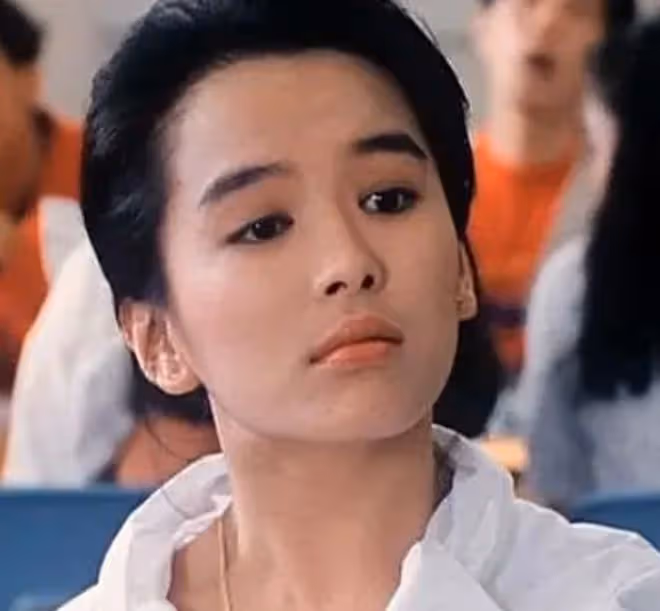 童年女神陳加玲罕露面!54歲轉行經商成富婆,與洋男友堅持不結婚