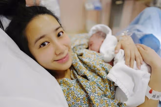 恭喜!36歲人氣女神秘密懷孕生三胎,曬產後照報喜訊,寶寶也露面