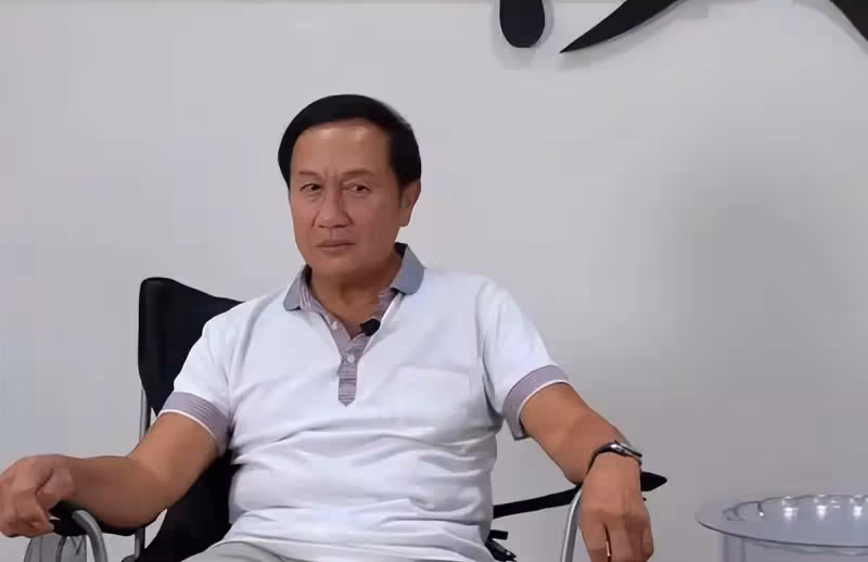TVB知名老戲骨郭鋒自曝將退圈!70歲滿頭黑髪風采依舊,愛妻患疾離世5年,仍沒走出喪妻之痛