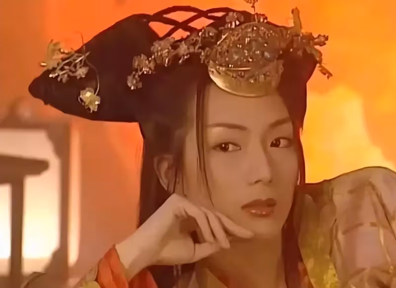 新加坡鄭秀珍曬出47歲生日照:滿面紅光笑容燦爛,一桌食物「相當高級」